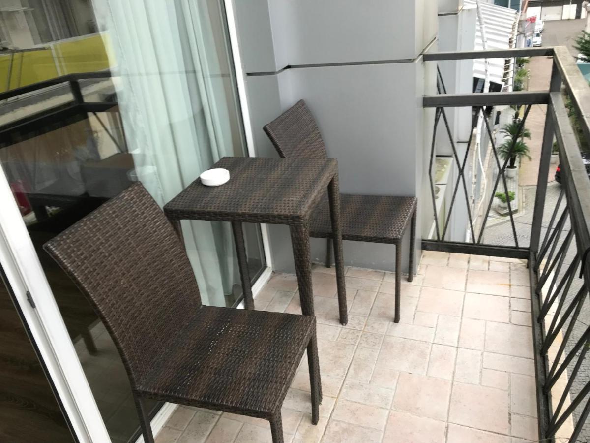 In Mgzavrebi Apartment