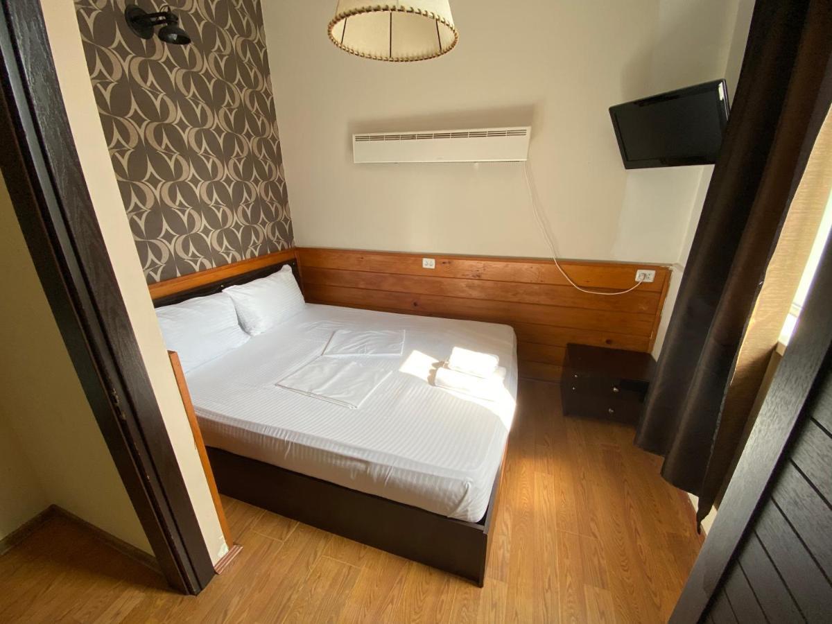 In Mgzavrebi Apartment